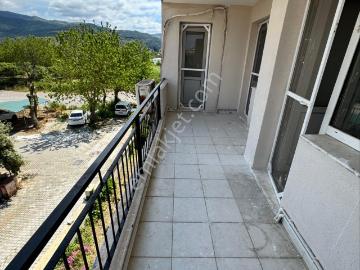 Yalı Mahallesi’nde Site İçerisinde 3+1 Doğalgazlı Daire…