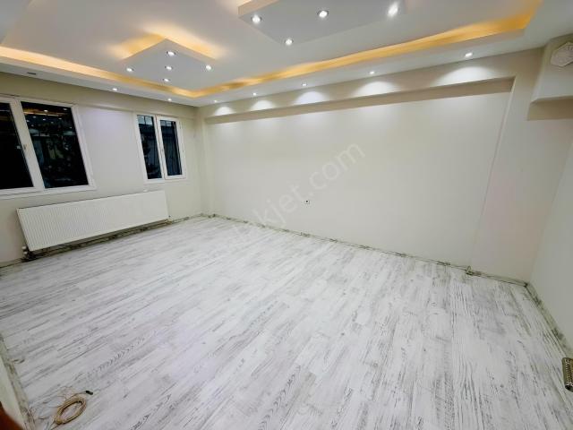 Yalı Mahallesinde Şemikler Pazar Yerine Yakın Kiralık 2+1
