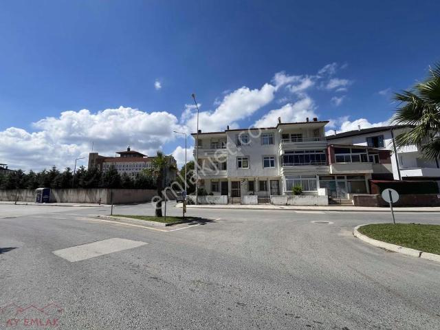 Yalı Merkezde Arakat Ön Cephe Kiralık 2+1 Daire