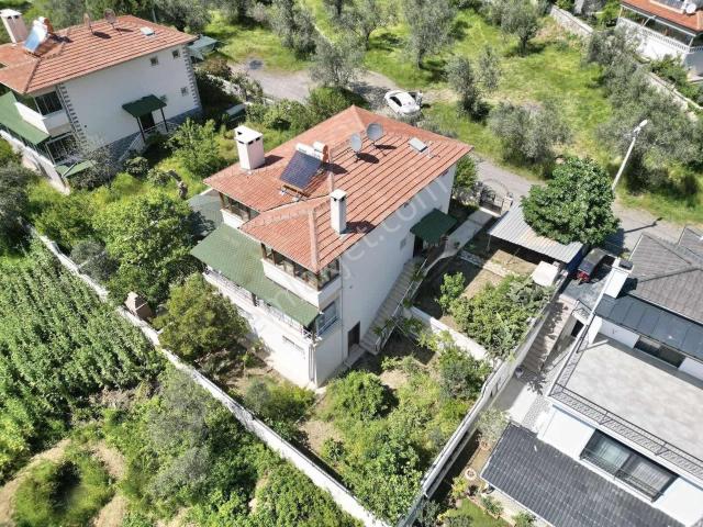 ꔪyalçın'da Güre'de Eşsiz Konumda Tam Bağımsız Satılık 7+2villa