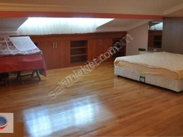 Yalova Akköy'de Deniz Manzaralı Satılık Havuzlu Villa