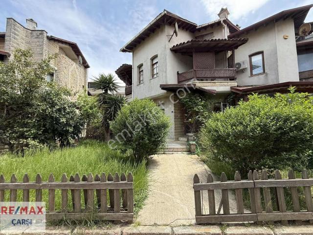 Yalova Altınova Kaytazdere Arslan Sitesi Satılık Villa