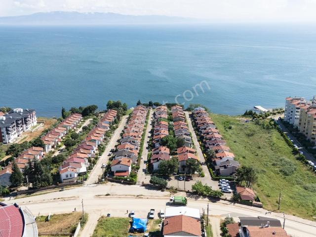 Yalova Armutlu Havacılar Sıtesı Utes'ın En Guzel Konumlu Vıllası