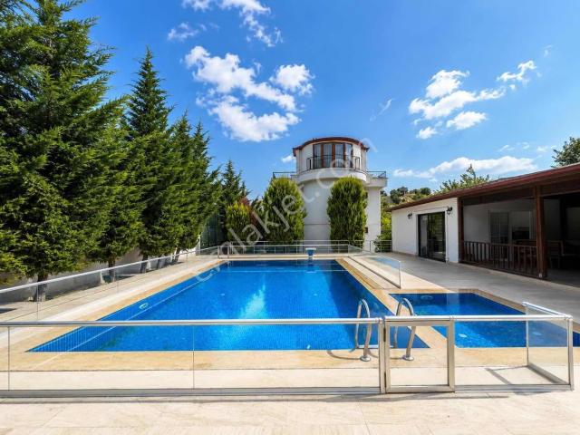Yalova Kadıköy Ultra Lüks 876m2 Arsa İçinde Havuzlu Villa