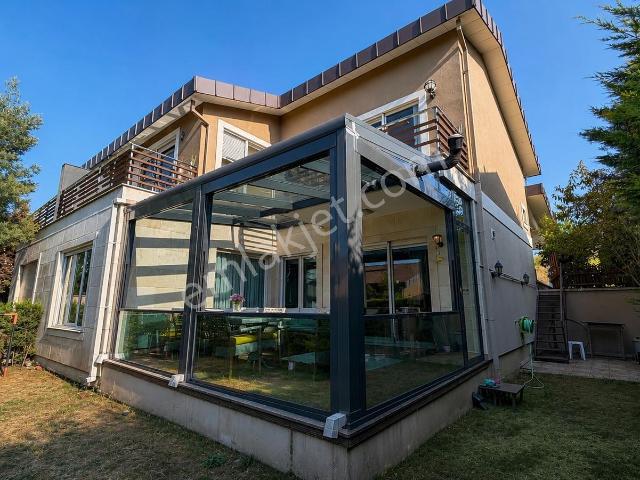 Yalova Kadıköy Sakurapark'ta Deniz Manzaralı 4+1 Satılık Villa