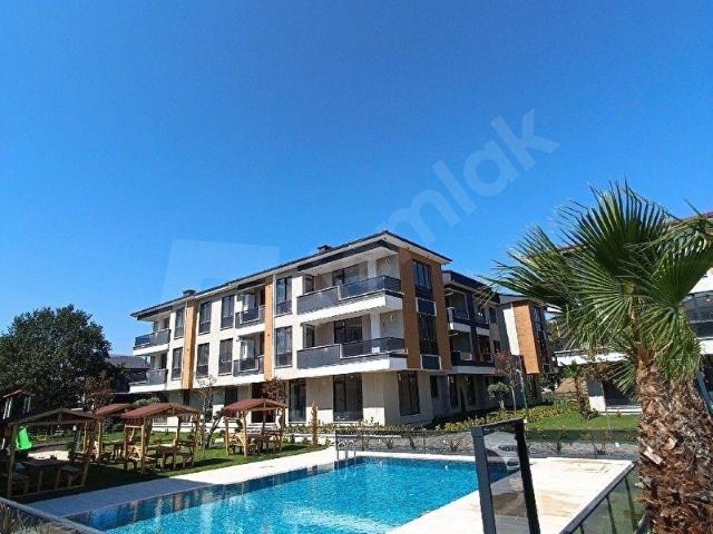 YALOVA KADIKÖY BERÇEM KONAKLARINDE SATILIK 2+1 ARA KAT LÜKS DAİRE