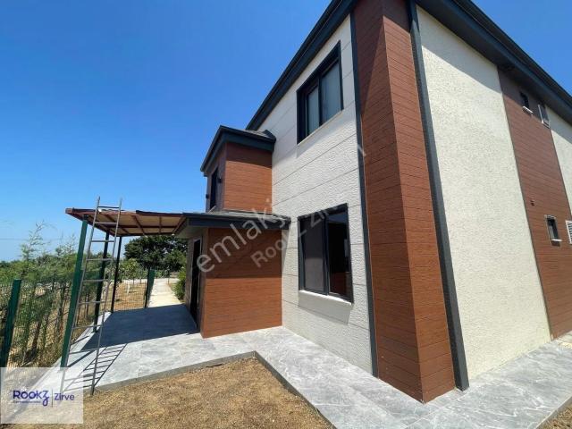 Yalova Kirazlı'da Deniz Manzaralı Kiralık 4+2 Çelik Villa