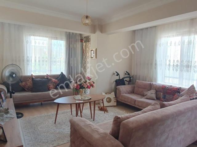Yalova İsmetpaşa M. Merkezi Konum 2+1 12 Yıllık Binada 1.kat