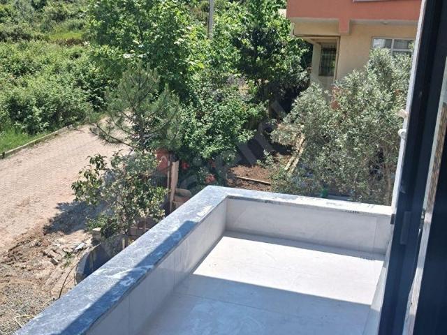 YALOVA ÇINARCIK KARPUZDERE DENİZE DÜZ AYAK ULAŞIMA DÜZ AYAK YERDEN ISITMALI SON 1+1 DAİRE YENİ BİNA