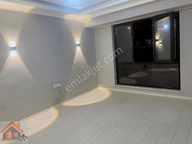 Yalova Çiftlikköy M.akif De Satılılık Ara Kat Daire