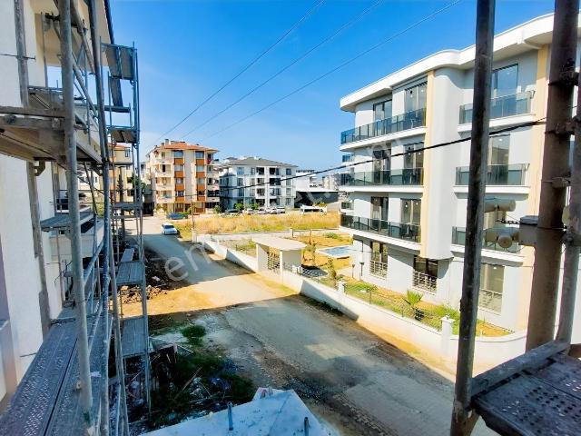 Yalova Çiftlikköy Çiftlik Mahallesinde Yeni Binada Balkonlu 1+1