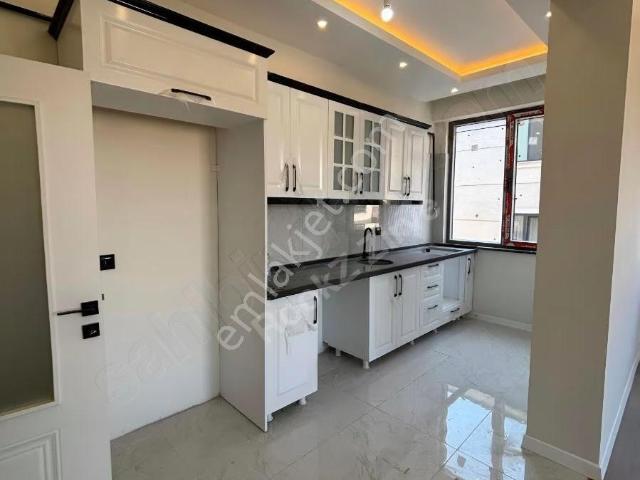 Yalova Çiftlikköy Kiralık 1+1 Daire