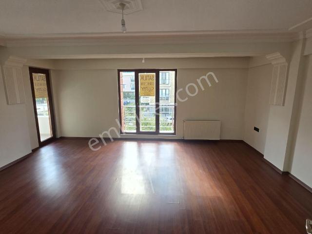 Yalova Çiftlikköy Sakarya Cd. 3+1 Daireler 150 M2