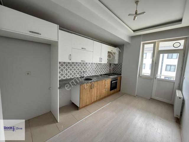Yalova Çiftlikköy'de Deniz Manzaralı, 3+1 Kiralık Daire
