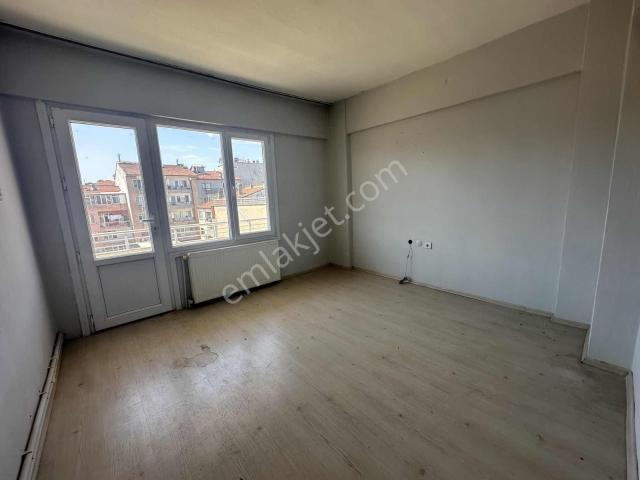 Yalova Merkez Mimar Sinan Caddesinde Kiralık 2+1 Daire