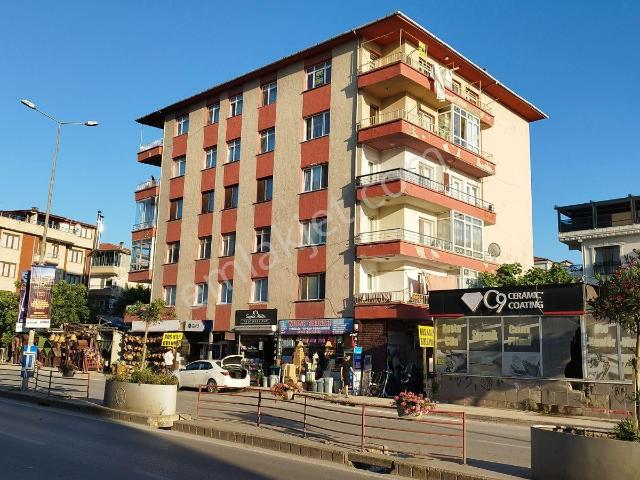 Yalova Merkez Ana Cadde Üzeri 3+1 Asansörlü Daire