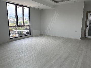 YALOVA MERKEZ GAZİ OSMAN PAŞA MAHALLESİN DE YENİ BİNA DA 2+1 SATILIK sıfır DAİRE