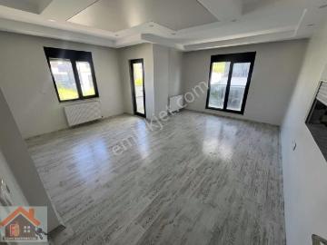 Yalova Merkez İsmetpaşa Mahallesin'de Kiralık 4+1 Çatı Dubleks