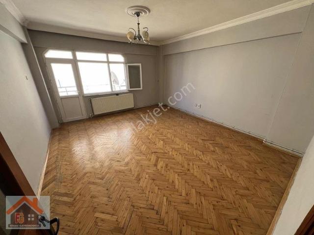 Yalova Merkez İstanbul Caddesinde Kiralık 2+1 Daire