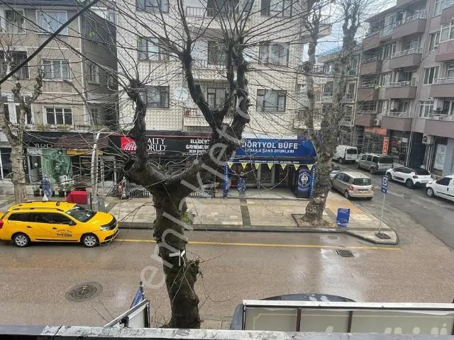 Yalova Merkezde İstanbul Caddesi Cepheli Satılık 3+1