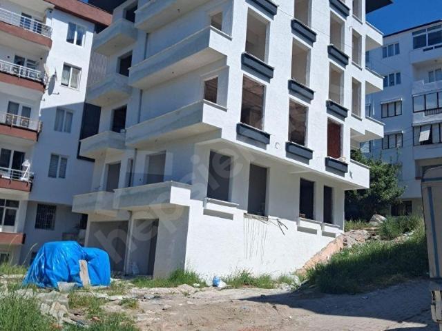 Yalova Çınarcık Çamlık Mahallesi Denize 50 Metre Mesafede YENİ BİNA 2 AY ANAHTAR TESLİM