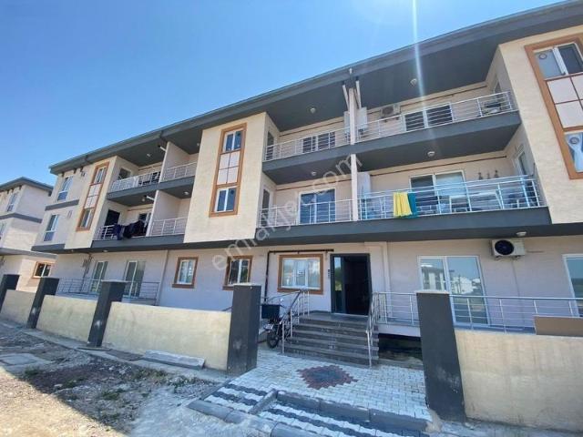 Yalova Çınarcık Koruda Havuzlu Sitede Denize Yakın Satılık 2+1