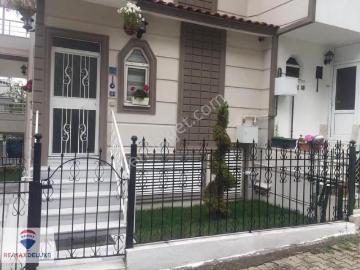 Yalova Çınarcık Sümer Sitesinde Özel Plajlı Tripleks Villa