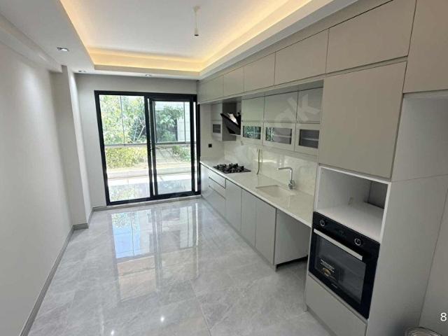 YALOVA SAHİLDE DENİZE SIFIR BİNADA ULTRA LÜKS 3+1 150 m