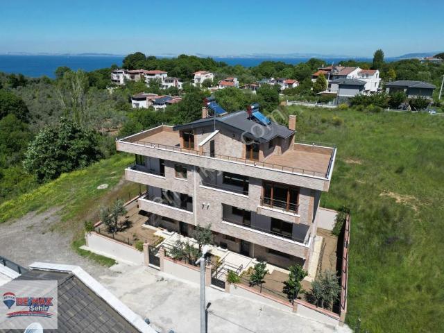 Yalova Remax Çınarcık Koru'da Ful Deniz Manzaralı Villa