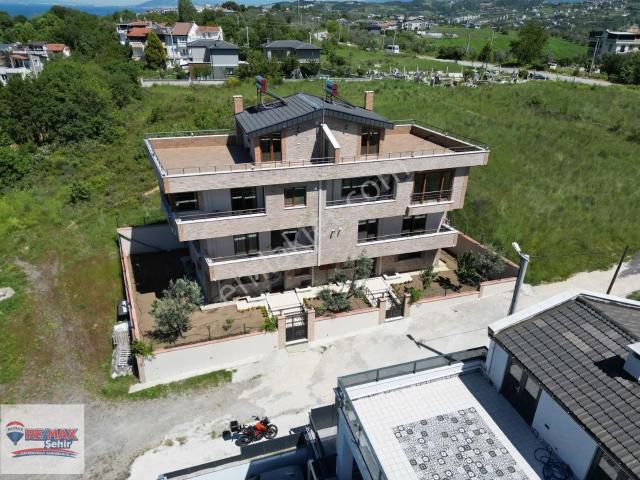 Yalova Remax Çınarcık Koru'da Ful Deniz Manzaralı Villa