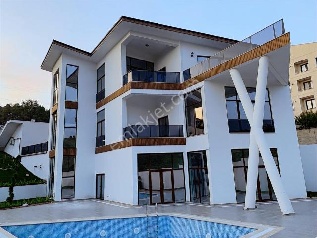 Yalova Termalde Satılık Mustakıl Lüx Villa / فيلا مستقلة للبيع
