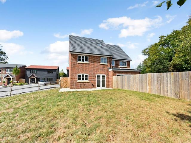 Yapton Lane, Walberton 3 bed house to rent £1,850 pcm £427 pw