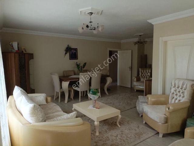 Yapıtürk Gayrimenkul’den Şehrin Kalbinde 175 M² + 50 M² Teras Komple Deniz Manzaralı Satılık Daire