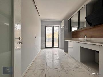 Yapracık Yaren İnşaat'ta Ebeveyn Banyolu 2+1 Sıfır Kiralık Daire