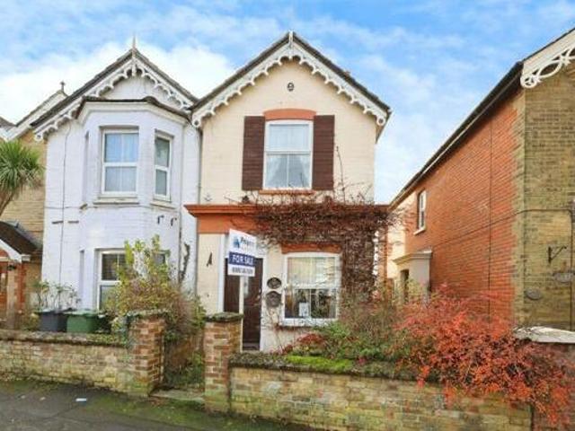 Yarborough Road, East Cowes, 2 Bedroom Semi detached