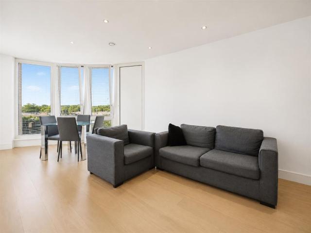 Yardley Court, West Drayton UB7, 2 bed flat to rent, £1,850 pcm | PrimeLocation