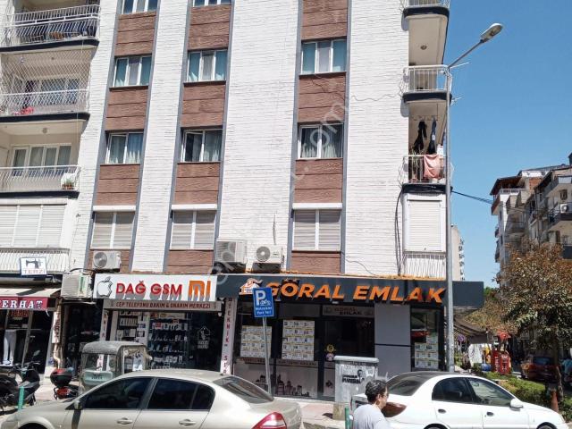 Yarhasanlar Mah.çarşı İçerisinde Asansörlü Kiralık 3+1 Arakat Daire