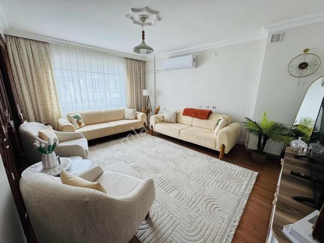 Yarhasanlar Mahallesinde 3+1 Full Lüks Tadilatlı Daire Fırsatı