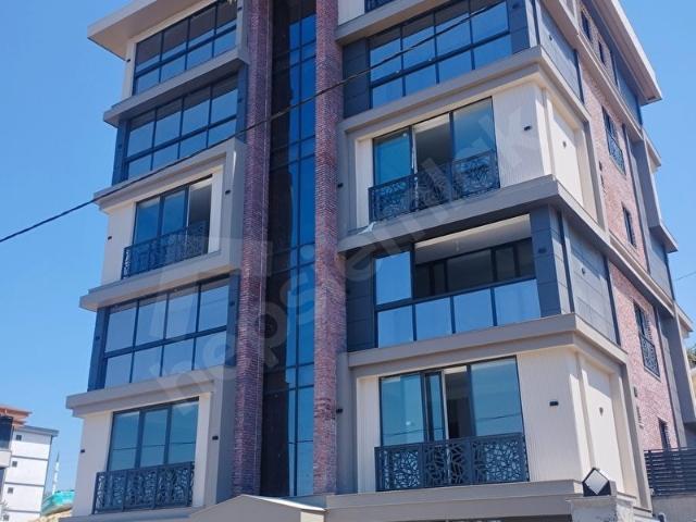 YARIMBURGAZ GÖL MANZARALI 4+1 LÜKS DUBLEKS DAİRE