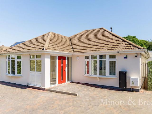 Yarmouth Road, Lowestoft 5 bed detached bungalow to rent £2,250 pcm £519 pw