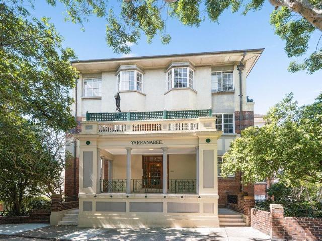 'Yarranabee', A Beautifully Presented 1 Bedroom Apartment In A Boutique Mansion Strata Building