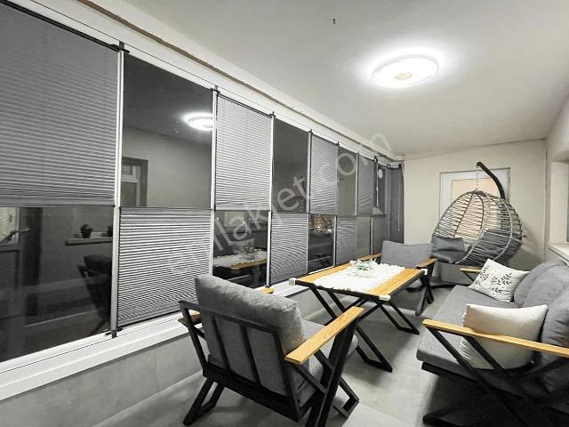 Yasa'dan Site İçerisinde 7. Kat Teras Balkonlu 4+1 Satılık Daire