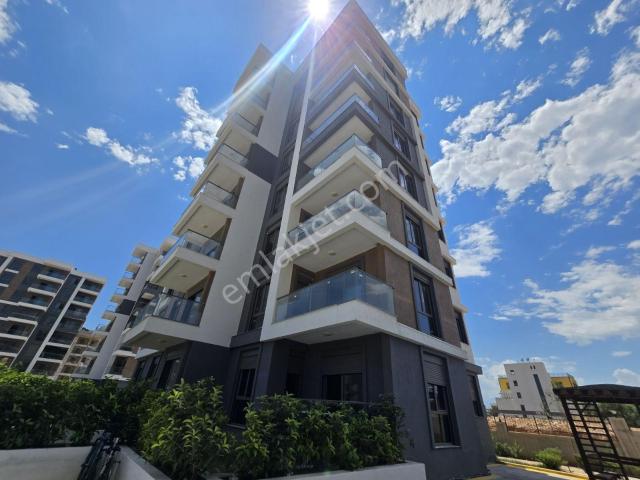 Yasemin Dönmez'den Site İçinde 2+1 Ayrı Mutfaklı Kiralık Daire