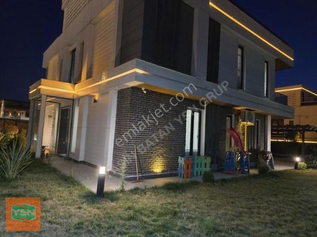 Yasin Batan'dan Kiralık Mükemmel Havuzlu Villa!