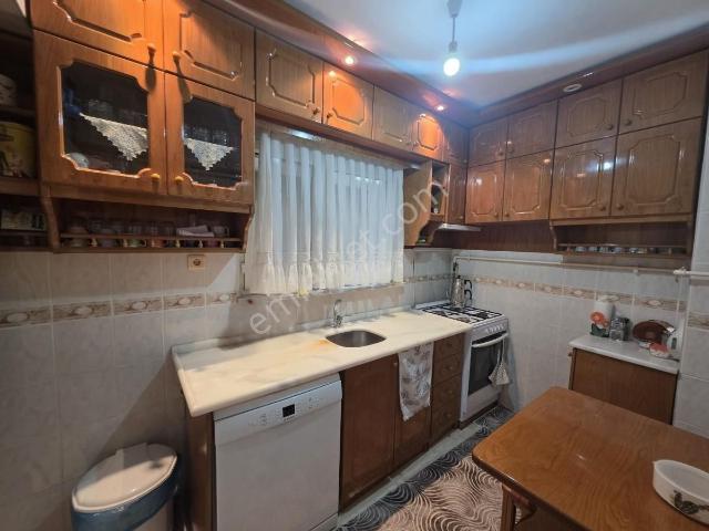 Gaziosmanpaşa Şemsipaşa'da Satılık Ferah 4+1 Daire