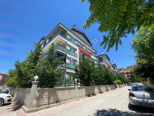 Yatırımcılara Özel! Royal İstanbul Sitesi'nde Kiracılı 2+1 Daire