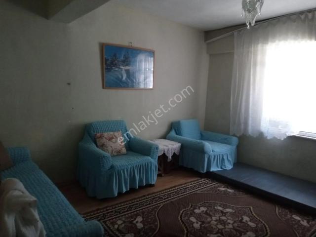 Yatırımlık Daire Küçükköy Fevziçakmak Mahallesinde 3+1/130m2/düz Giriş / Satılık Daire