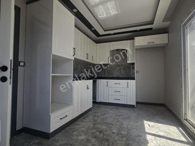 Yatay Mımarı Düşük Katlı Yenı Proje 2+1 Kapalı Mutfak