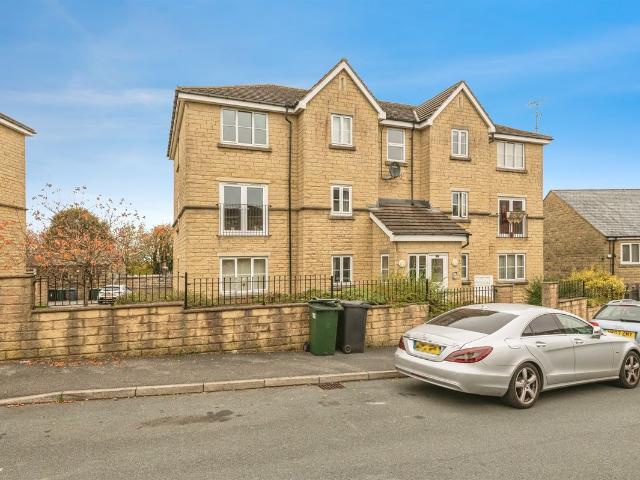 Yateholm Drive, Bradford BD6, 2 bed flat to rent, £850 pcm | PrimeLocation