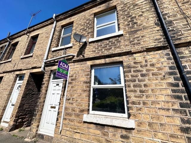Yates Lane, Huddersfield HD3, 2 bed terraced house to rent, £695 pcm | PrimeLocation